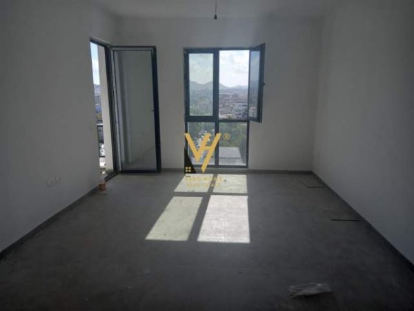 Tirane, jepet me qera apartament 1+1+BLK Kati 9, 76 m² 450 Euro (rruga e dibres)