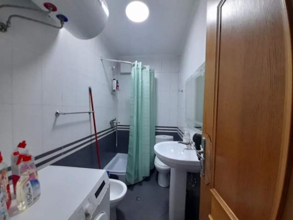 Tirane, jepet me qera apartament 1+1 Kati 6, 50 m² 400 Euro (Zogu i Zi)