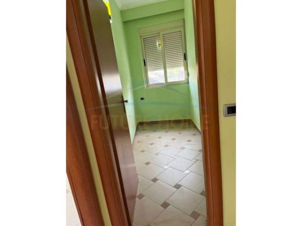 Tirane, jepet me qera apartament 1+1+BLK Kati 1, 70 m² 550 Euro (Rruga e Durresit)