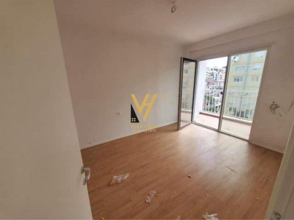 Tirane, shitet apartament 1+1 Kati 5, 86 m² 102.000 Euro (unaza e re)