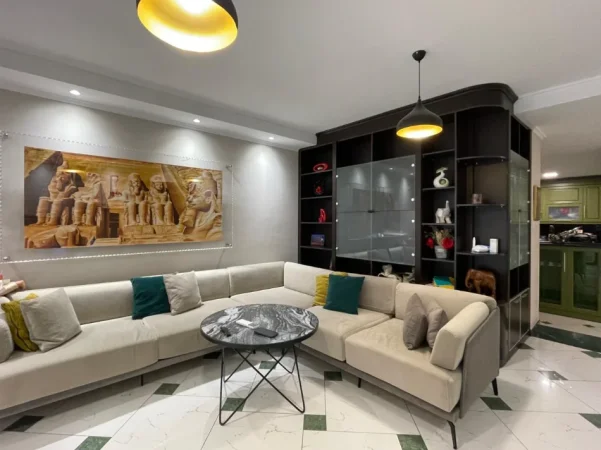 Tirane, jepet me qera apartament 3+1+Aneks+Ballkon Kati 2, 167 m² 1.550 € (Rruga Kavajes)