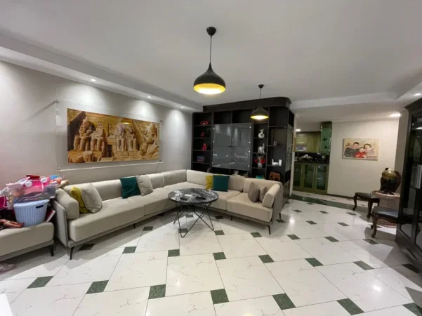 Tirane, jepet me qera apartament 3+1+Aneks+Ballkon Kati 2, 167 m² 1.550 € (Rruga Kavajes)
