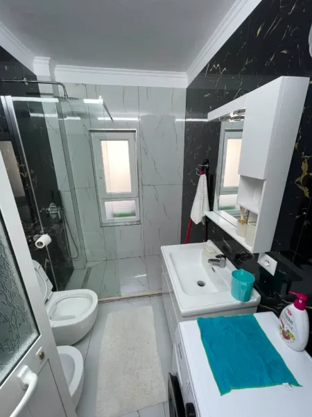 Tirane, jepet me qera apartament 1+1+Ballkon Kati 2, 60 m², 55 000 Leke(21 Dhjetori)