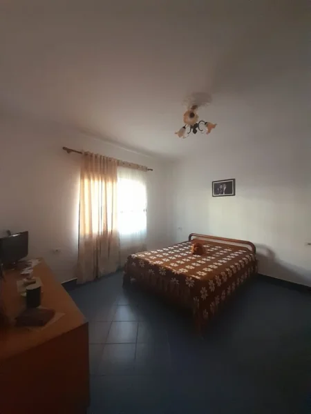 Tirane, jepet me qera apartament 2+1 Kati 2, 80 m² 500 € (Rruga Xhanfize Keko)