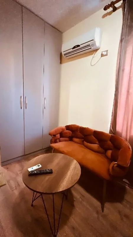Tirane, jap me qera garsonier 1+1 Kati 3, 30 m² 350 € (Rruga pjeter budi pas ambasades amerikane)