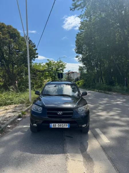 Pogradec, SUV Nafte, gri metalizato automatik Kondicioner 284.000 km 6.000 €