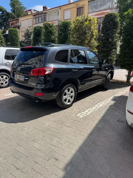 Pogradec, SUV Nafte, gri metalizato automatik Kondicioner 284.000 km 6.000 €
