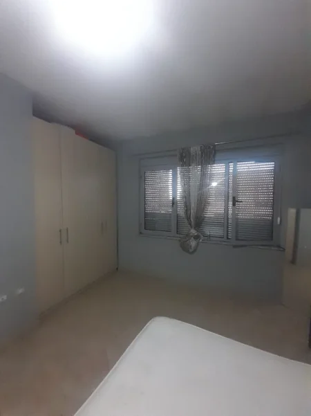Tirane, jepet me qera apartament 1+1+Ballkon Kati 5, 75 m² 450 € (Tek Tirana Bankë, Rruga Ferit Xhajko, Medrese, Tiranë.)