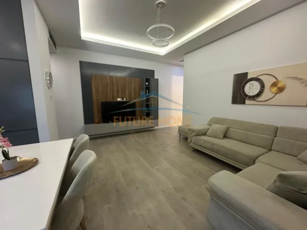 Tirane, jepet me qera apartament 2+1+Ballkon Kati 1, 114 m² (Delijorgji)