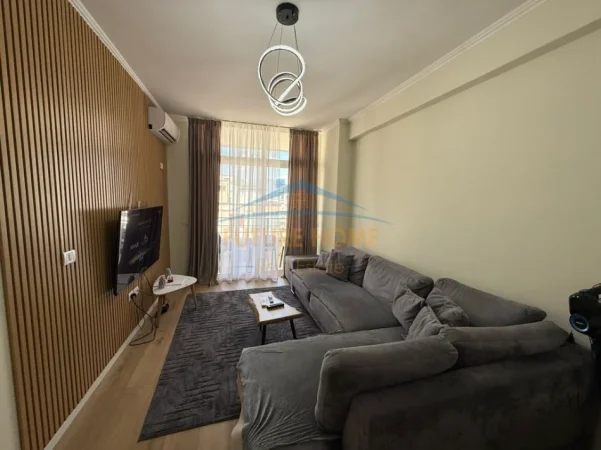 Tirane, shitet apartament 2+1+Ballkon Kati 8, 89 m² (Unaza e re)