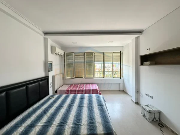 Tirane, shitet apartament 2+1+Ballkon Kati 8, 98 m² (Ali Demi)