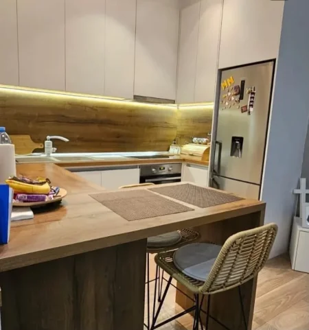 Tirane, jepet me qera apartament 1+1 Kati 2, 70 m² 600 € (KOPSHTI BOTANIK)