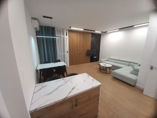 Tirane, jepet me qera apartament 2+1 Kati 2, 100 m² 550 € (FRESK)