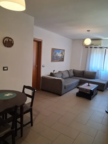 Tirane, jepet me qera apartament 2+1 Kati 4, 103 m² 650 € (MYSLYM SHYRI)