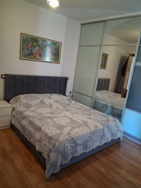 Tirane, jepet me qera apartament 2+1 Kati 4, 103 m² 650 € (MYSLYM SHYRI)