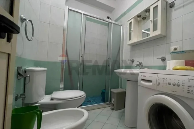 Tirane, jepet me qera apartament 1+1+Ballkon Kati 4, 55 m² 350 € (Sotir Caci)