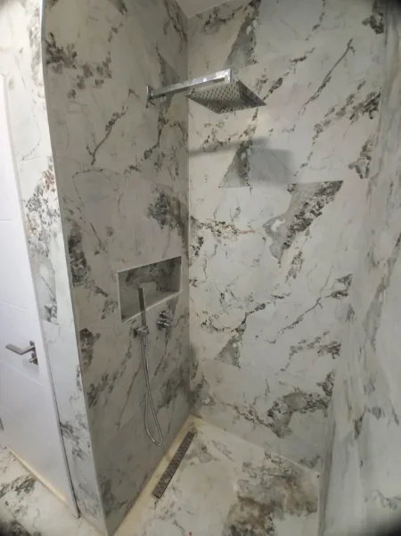 Tirane, jepet me qera apartament 2+1 Kati 2, 100 m² 550 € (Fresku)
