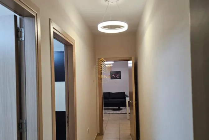 Tirane, jepet me qera apartament 2+1 Kati 1, 76 m² 550 € (Rruga 5 Maji)