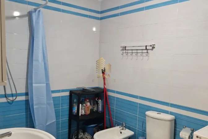 Tirane, jepet me qera apartament 2+1 Kati 1, 76 m² 550 € (Rruga 5 Maji)