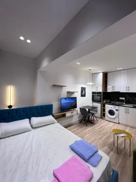 Tirane, jepet me qera garsonier 1+1 Kati 5, 40 m² 450 € (KOMUNA E PARISIT)