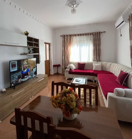 Tirane, jepet me qera apartament 2+1 Kati 2, 90 m² 500 € (BULEVARDI I RI)