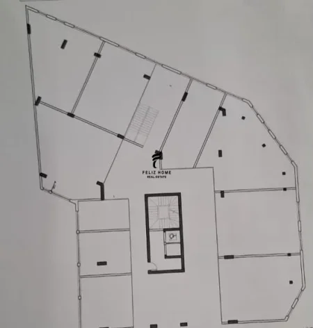 Tirane, jepet me qera zyre Kati 2, 2.000 m² 10.600 € (CASA ITALIA)