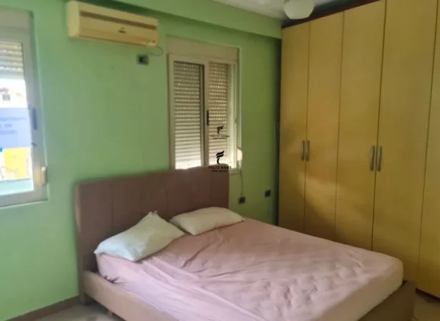 Tirane, jepet me qera apartament 1+1 Kati 2, 74 m² 650 € (RRUGA E DURRESIT)