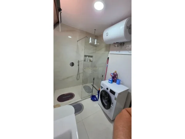 Tirane, jepet me qera apartament 1+1 Kati 2, 70 m² 650 € 