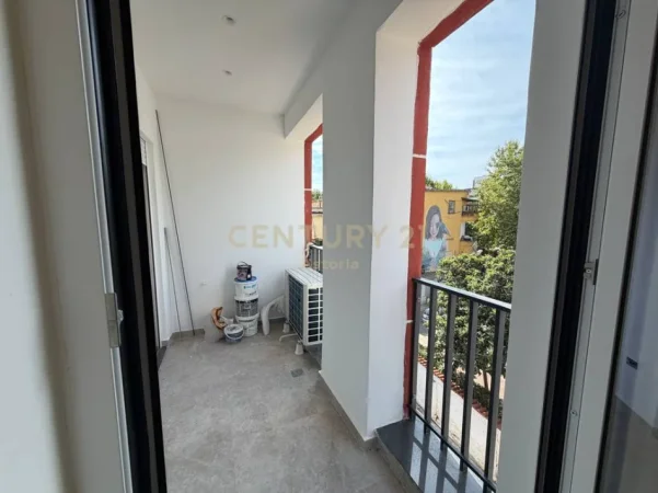 Tirane, jepet me qera apartament 2+1 , 79 m² 750 € (Rruga e Barrikadave)