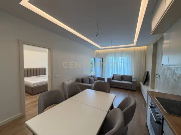 Tirane, jepet me qera apartament 2+1 , 79 m² 750 € (Rruga e Barrikadave)