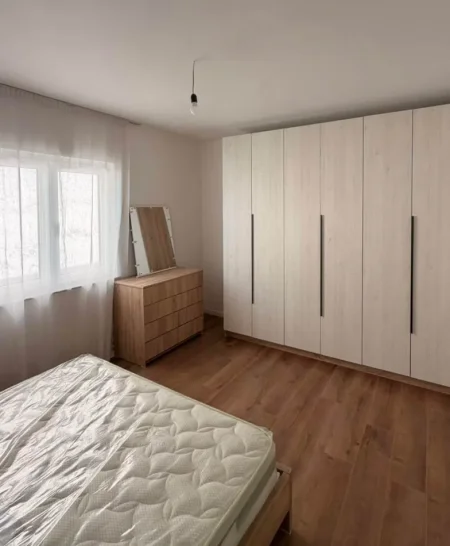 Tirane, jepet me qera apartament 1+1 , 62 m² 600 € 