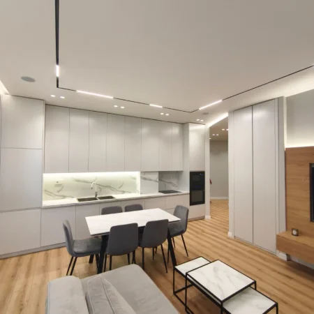 Tirane, jepet me qera apartament 3+1 , 130 m² 1.700 € (PRANË LIQENIT TË THATË)