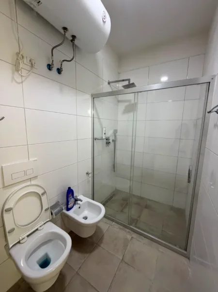 Tirane, jepet me qera apartament 2+1 , 100 m² 750 € (Don Bosko)