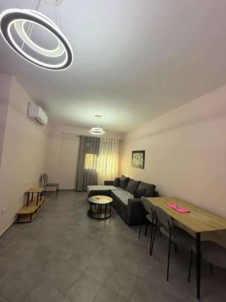 Tirane, jepet me qera apartament 2+1 , 100 m² 750 € (Don Bosko)