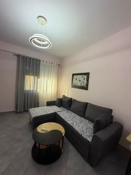 Tirane, jepet me qera apartament 2+1 , 100 m² 750 € (Don Bosko)