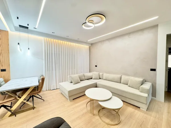 Tirane, jepet me qera apartament 1+1+Ballkon Kati 2, 85 m² 800 € 