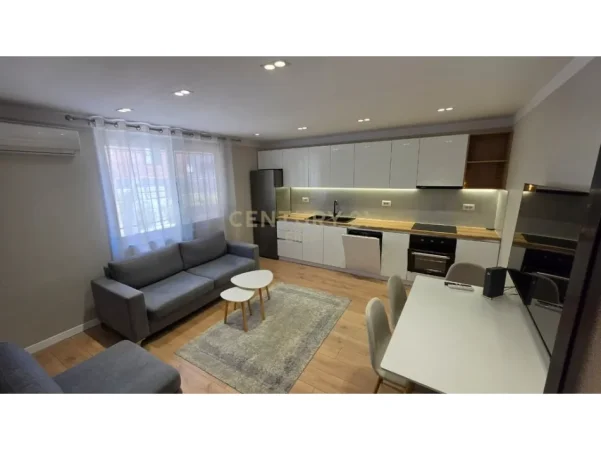 Tirane, jepet me qera apartament 1+1+Ballkon Kati 2, 70 m² 650 € (Shkolla e Kuqe)