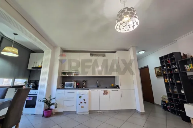 Tirane, shitet apartament 2+1 Kati 6, 80 m²  Fusha aviacionit