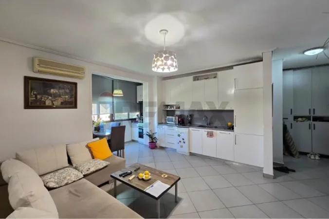 Tirane, shitet apartament 2+1 Kati 6, 80 m²  Fusha aviacionit