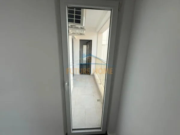 Tirane, shes apartament 2+1+Ballkon Kati 4, 118 m² 285.000 € (zogu i zi)