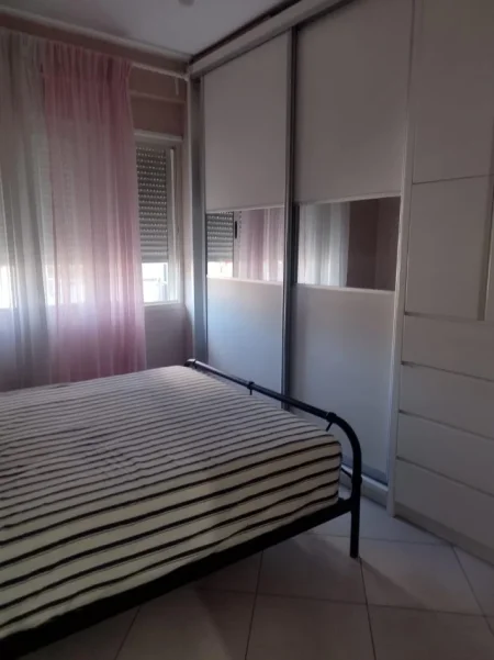 Tirane, jepet me qera apartament 1+1 Kati 7, 70 m² 450 € (Amerikan 3)
