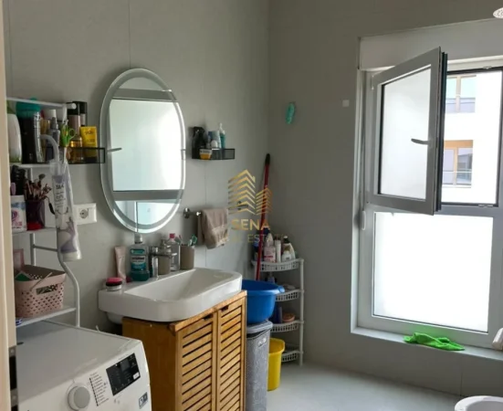 Tirane, jepet me qera apartament 2+1+Ballkon Kati 8, 80 m² 550 € (Ali Demi, Rezidenca Kadiu)