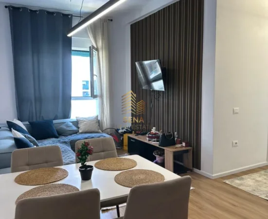 Tirane, jepet me qera apartament 2+1+Ballkon Kati 8, 80 m² 550 € (Ali Demi, Rezidenca Kadiu)