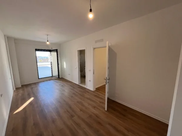 Tirane, jepet me qera apartament 2+1 Kati 2, 120 m² 600 € (Porcelan)