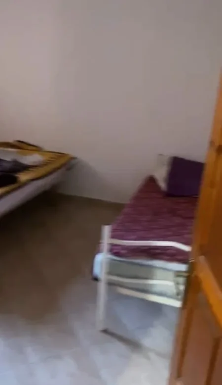Tirane, jepet me qera apartament 2+1 Kati 1, 80 m² 400 € (Rruga Jordan Misja)