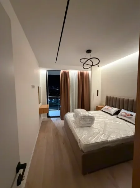 Tirane, jepet me qera apartament 1+1 Kati 8, 65 m² 1.000 € (Mine peza)