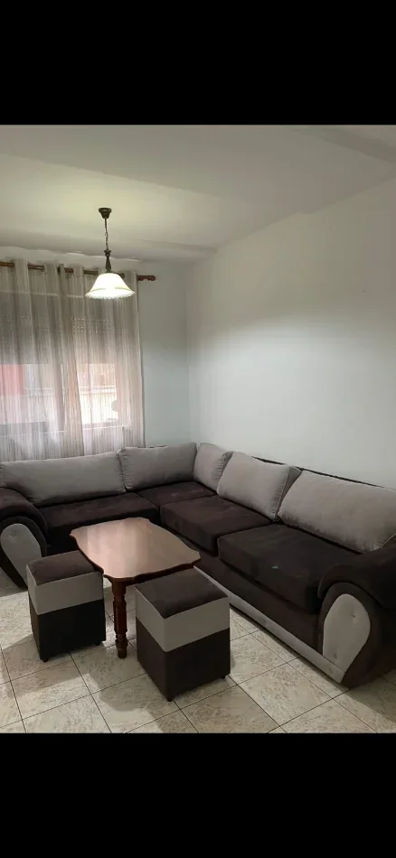 Tirane, jepet me qera apartament 1+1 Kati 4, 50 m² 500 € (Myslym shyr)