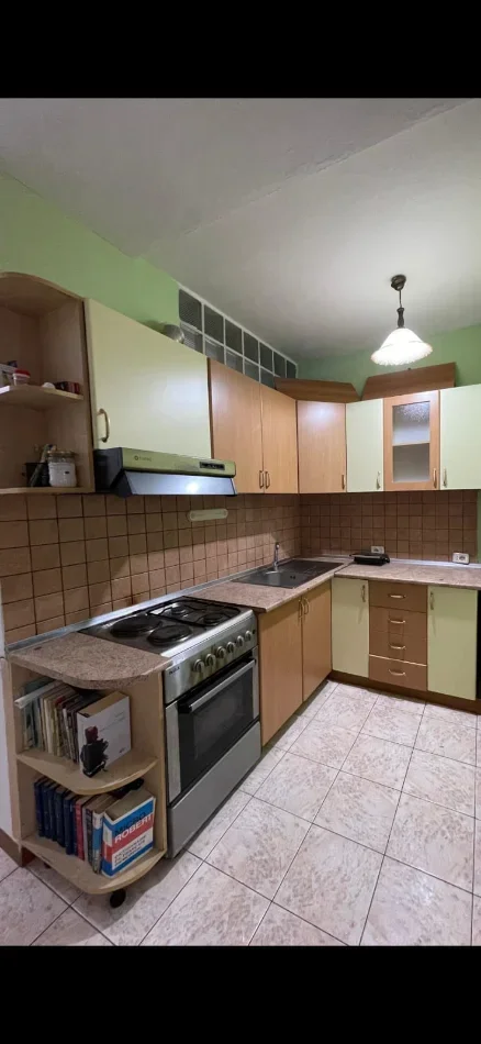 Tirane, jepet me qera apartament 1+1 Kati 4, 50 m² 500 € (Myslym shyr)