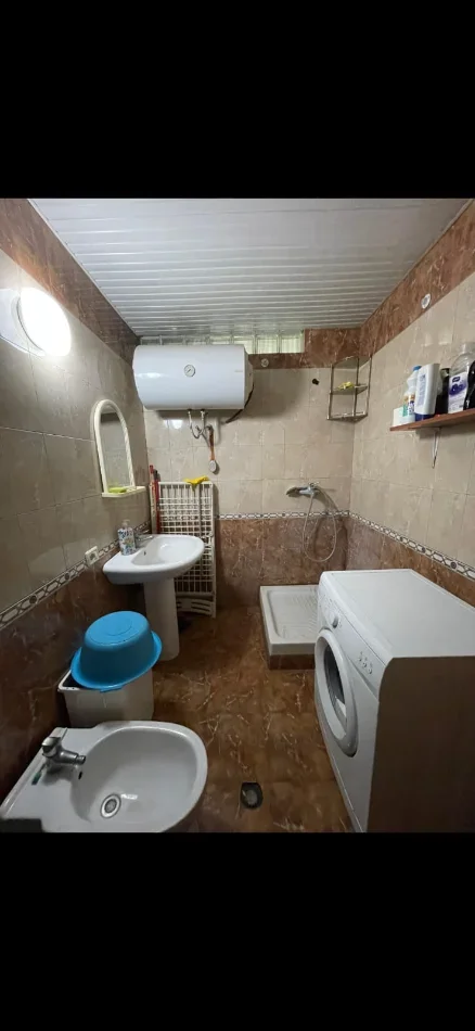 Tirane, jepet me qera apartament 1+1 Kati 4, 50 m² 500 € (Myslym shyr)
