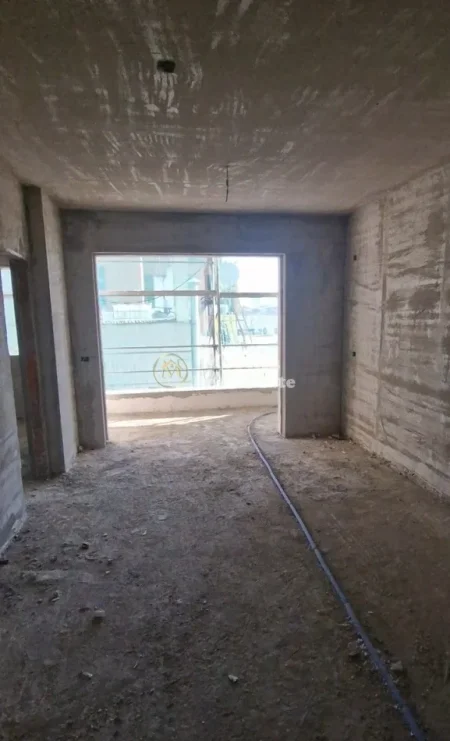 Tirane, shitet apartament 2+1 Kati 2, 85.000 € (Paskuqan)